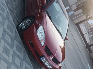 Mitsubishi Lancer foto 3