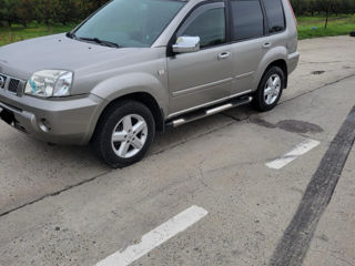 Nissan X-Trail foto 2