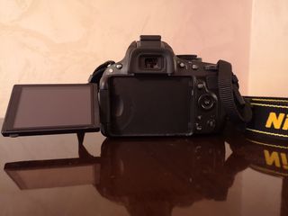 Nikon D5100 16.2 MP CMOS Digital SLR Camera Bundle with 18-55mm and 55-200mm VR AF-S Lenses+CamCase foto 3