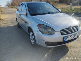 Hyundai Accent foto 6