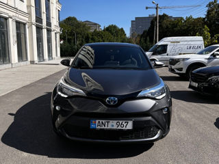 Toyota C-HR foto 2