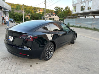 Tesla Model 3 foto 6