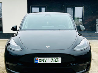 Tesla Model Y foto 2