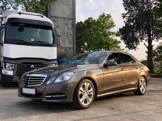 Mercedes E-Class foto 1