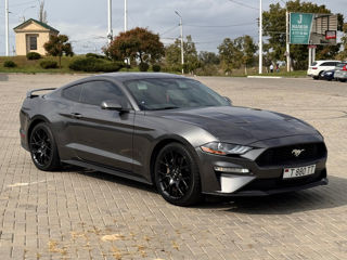 Ford Mustang foto 2