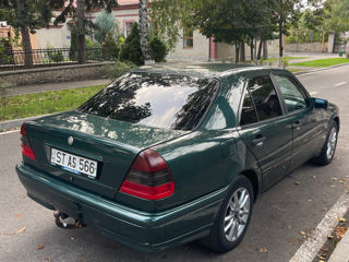 Mercedes C-Class foto 6