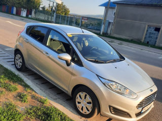 Ford Fiesta foto 2