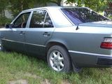 Mercedes Series (W124) foto 4