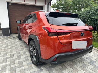 Lexus UX foto 2