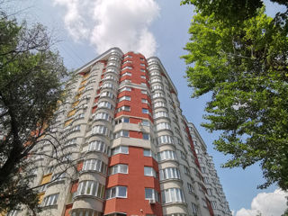 Apartament cu 2 camere, 65 m², Botanica, Chișinău