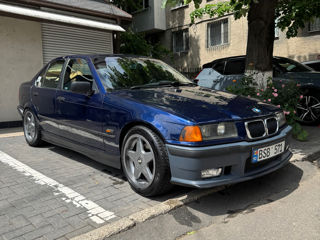 BMW 3 Series фото 0
