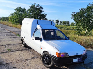 Ford Courier foto 1