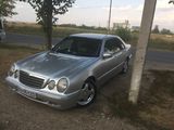 Mercedes E Class foto 1