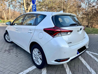 Toyota Auris foto 3