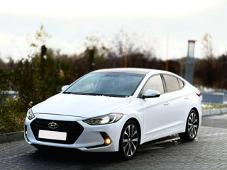 Hyundai Elantra foto 2