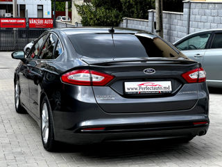 Ford Fusion foto 5