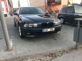 BMW 5 Series foto 6