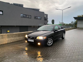 Volvo S60 foto 1