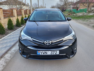 Toyota Avensis foto 3