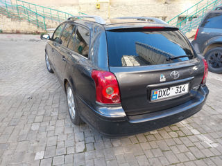 Toyota Avensis foto 15