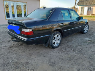 Mercedes Series (W124) foto 5