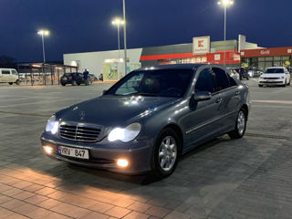 Mercedes C-Class foto 8