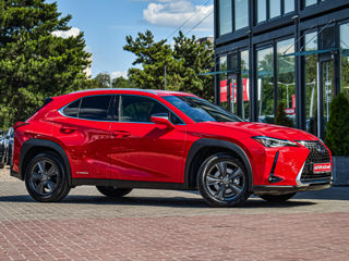 Lexus UX foto 1