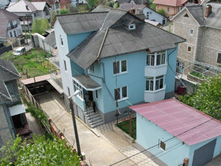 Vând casa de locuit 303 m2, terenul 9 ari, garaj (5 minute de la Chisinau)