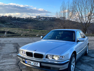 BMW 7 Series foto 2