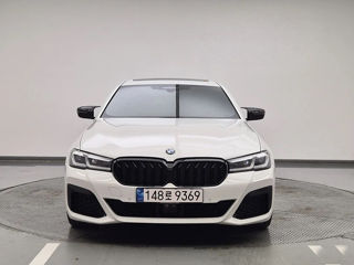 BMW 5 Series foto 3