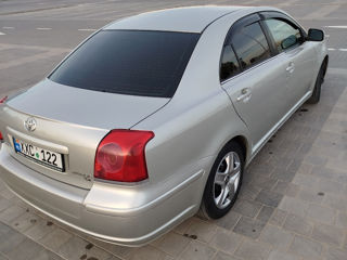 Toyota Avensis foto 3