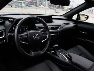 Lexus UX foto 12