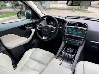 Jaguar F-PACE foto 11