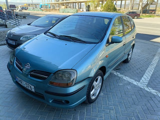 Nissan Almera Tino foto 2