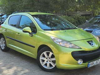 Peugeot 207 foto 2