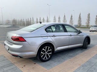 Volkswagen Passat foto 4