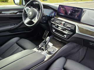 BMW 5 Series foto 8