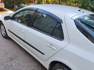 Renault Laguna foto 2