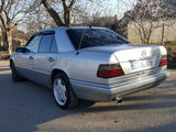 Mercedes Series (W124) foto 2