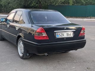 Mercedes C Class foto 7