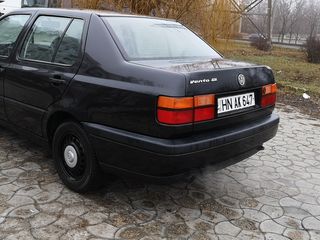 Volkswagen Vento foto 3