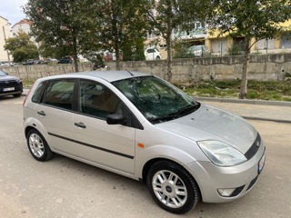 Ford Fiesta foto 6