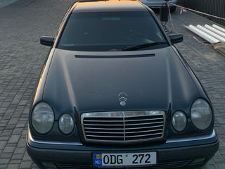 Mercedes E-Class foto 4