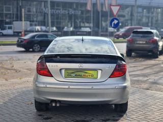 Mercedes C-Class foto 5