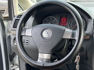 Volkswagen Touran foto 4