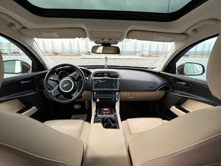 Jaguar XE foto 6