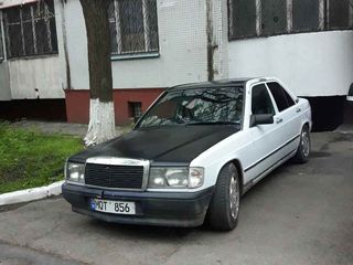 Mercedes 190 foto 1