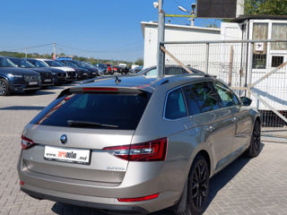 Skoda Superb foto 4