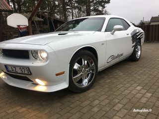 Dodge Challenger foto 1