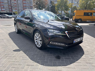 Skoda Superb foto 1